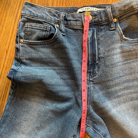 Hi Rise Curvy Mom Jeans - Picture 5 of 11